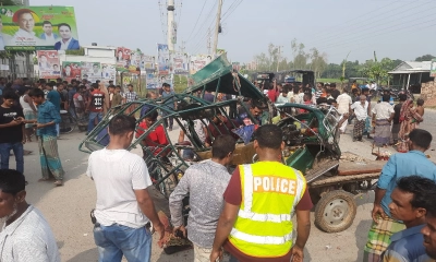 জামালপুরে কাভার্ডভ্যান-অটোরিকশার সংঘর্ষে নিহত ৪, আহত ৫