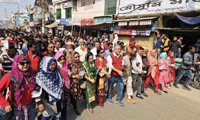 জয়পুরহাটে জেলা বিএনপির গণসংযোগ ও মিছিল