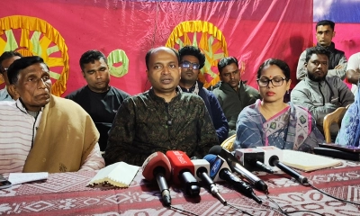 ভোটের ফলাফল প্রত্যাখ্যান করে সংবাদ সম্মেলন করলেন স্বতন্ত্র প্রার্থী