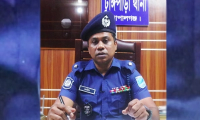 টুঙ্গিপাড়ায় দেশীয় অস্ত্র ঢাল-সড়কি জমা দেওয়ার নির্দেশ