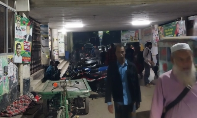 আখাউড়া রেলওয়ে স্টেশনে যাত্রীদের ভোগান্তি চরমে