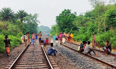 ট্রেনের ধাক্কায় মা-ছেলের মর্মান্তিক মৃত্যু