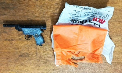 ডিবির অভিযানে ভারতীয় পিস্তল উদ্ধার