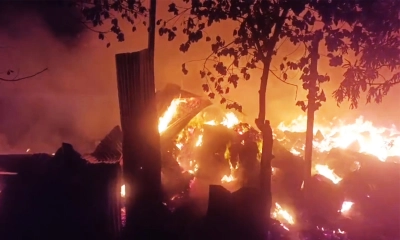 দুই ঘণ্টার চেষ্টায় নিয়ন্ত্রণে গাজীপুর ঝুট গোডাউনের আগুন