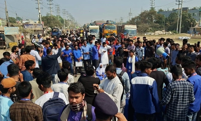পলিটেকনিক শিক্ষার্থীদের ঢাকা-সিলেট মহাসড়ক অবরোধ