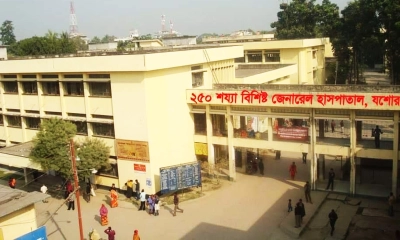 যশোর হাসপাতালে ওষুধের তীব্র সংকট, বিপাকে নিম্ন আয়ের মানুষ