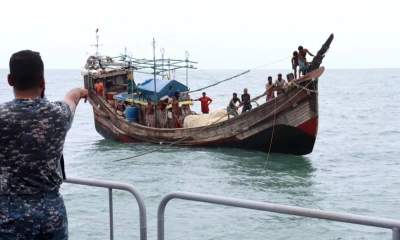 বঙ্গোপসাগরে ট্রলারসহ ২৬ জেলেকে উদ্ধার করল নৌবাহিনী