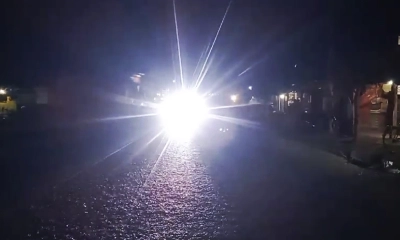 সড়কে সাদা এলইডি লাইট।  ছবি- রূপালী বাংলাদেশ