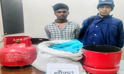 গ্যাসের পরিবর্তে সিলিন্ডারে মিলল গাঁজা!