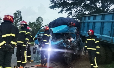 দাঁড়িয়ে থাকা ট্রাকের পেছনে চলন্ত ট্রাকের ধাক্কা, হেলপার নিহত