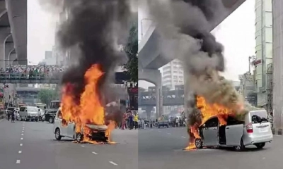 রাজধানীতে চলন্ত মাইক্রোবাসে আগুন