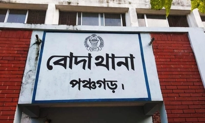 ট্রাক-থ্রি হুইলারের সংঘর্ষে ২ নারীর মৃত্যু