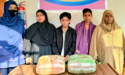ট্রেনে অভিযান চালিয়ে ১০ কেজি গাঁজাসহ গ্রেপ্তার চার