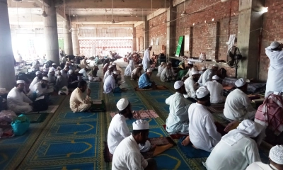 এক মসজিদেই ইতিকাফে বসেছেন প্রায় ৯০০ মুসল্লি