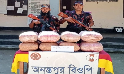 ভারতীয় গাঁজা উদ্ধার। ছবি:  রূপালী বাংলাদেশ