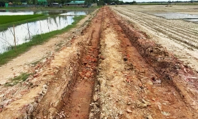 মানুষ চলাচলে বড় বাধা ভাঙাচোরা সড়ক
