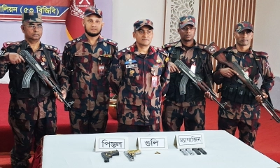 চাঁপাইনবাবগঞ্জে আবারও অস্ত্রের চালান জব্দ