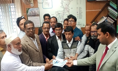 রাজশাহী-৫ আসনে বিএনপি প্রার্থীর পক্ষে মনোনয়নপত্র সংগ্রহ