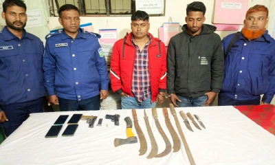 আগ্নেয়াস্ত্র-দেশীয় অস্ত্র নিয়ে ছাত্রদলের আহ্বায়কসহ গ্রেপ্তার তিন