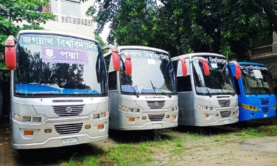 নিরাপদে বাড়ি ফিরতে বাস দিল জবি প্রসাশন