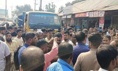 লালমনিরহাটে সার সংকট, ক্ষুব্ধ কৃষকদের মহাসড়ক অবরোধ