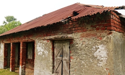 স্বাস্থ্যকেন্দ্র তালাবদ্ধ, চিকিৎসাসেবা থেকে বঞ্চিত হাজারো মানুষ