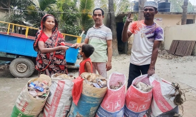 ময়লা সংগ্রহে মিলছে টাকা