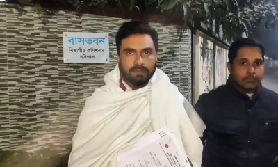 এক মিনিট দেরি করায় মনোনয়নপত্র জমা দিতে ব্যর্থ প্রার্থী