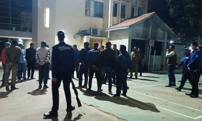 বিচারকের বাসভবনের সামনে ককটেল হামলা