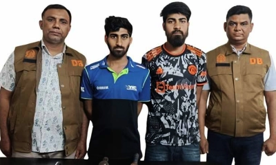 ছিনতাইকারী চক্রের ২ সদস্য গ্রেপ্তার, অস্ত্র ও মাদক উদ্ধার