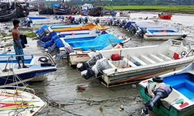 জ্বালানি সংকটে নদীপথ অচল, চরম ভোগান্তিতে যাত্রীরা