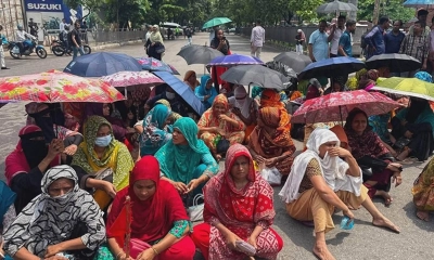 মহাখালী-তেজগাঁও সড়কে গার্মেন্টস শ্রমিকদের অবরোধ