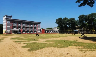 সুনামগঞ্জে সপ্তম শ্রেণির বাংলা বই ছাড়া ৫৪ শিক্ষার্থীর বছর পার