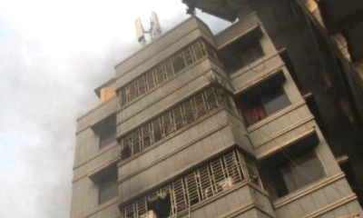 ভূমিকম্পে আরমানিটোলায় ভবন ধস