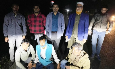 মাদকবিরোধী অভিযানে দণ্ডপ্রাপ্তরা। ছবি : রূপালী বাংলাদেশ