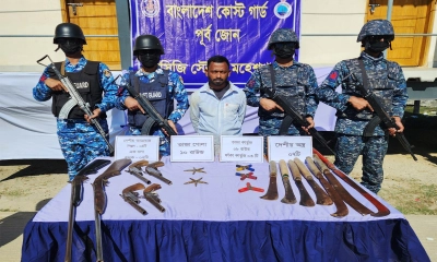 কক্সবাজারে ৬টি দেশীয় আগ্নেয়াস্ত্র ও গুলিসহ আটক ১