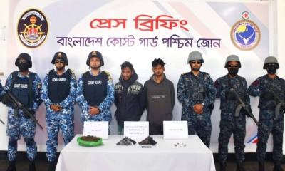 অস্ত্র ও গুলিসহ দুই সন্ত্রাসী আটক