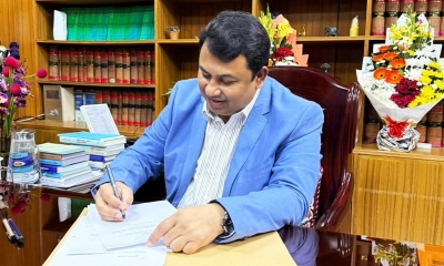 আইনমন্ত্রীর সচিব হলেন ঢাকার সিজিএম
