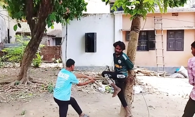 চুরির অভিযোগে যুবককে গাছে বেঁধে মারধর, ভিডিও ভাইরাল