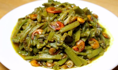 চিংড়ি দিয়ে শাপলার ডাটা যেভাবে রান্না করবেন