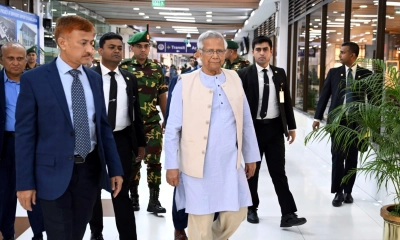রোমের উদ্দেশে ঢাকা ত্যাগ করলেন প্রধান উপদেষ্টা