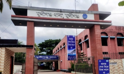 ফ্ল্যাটে অসামাজিক কার্যকলাপ, নারী-খদ্দেরসহ গ্রেপ্তার ১০