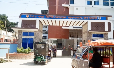 গাছের সঙ্গে ধাক্কা লেগে মোটরসাইকেল আরোহীর মৃত্যু