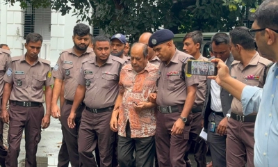 ট্রাইব্যুনালে হাজির সাবেক সেনা কর্মকর্তা মোজাফফর
