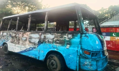 ঢাকা-চট্টগ্রাম মহাসড়কে থেমে থাকা মিনিবাসে আগুন