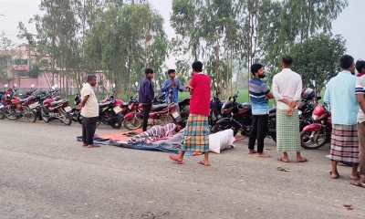 তেলের আশায় পাম্পেই রাত কাটাচ্ছেন বাইকাররা