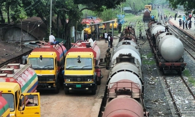 ৪৫ দিন পর নাটোর রেলহেড ডিপোতে পৌঁছাল ডিজেল