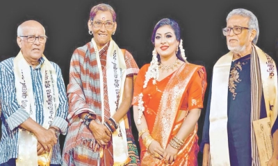 আপ্লুত  প্রিয়াংকা