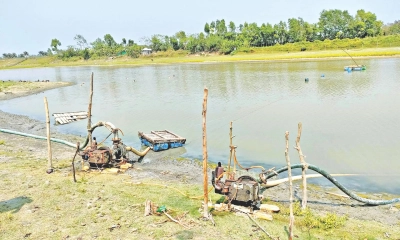 দখল  ও দূষণে করুণ দশা নদীর