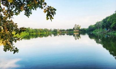 ধ্বংসের মুখে ঐতিহ্যবাহী  সাগরদীঘির সৌন্দর্য 
